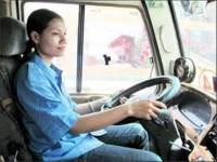 Nữ tài xế xe tải: Chuyện đời và chuyện nghề
