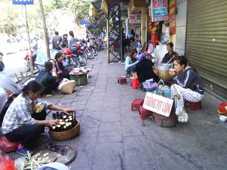 Tranh thủ bán hàng chuẩn bị tết - Cảm nhận